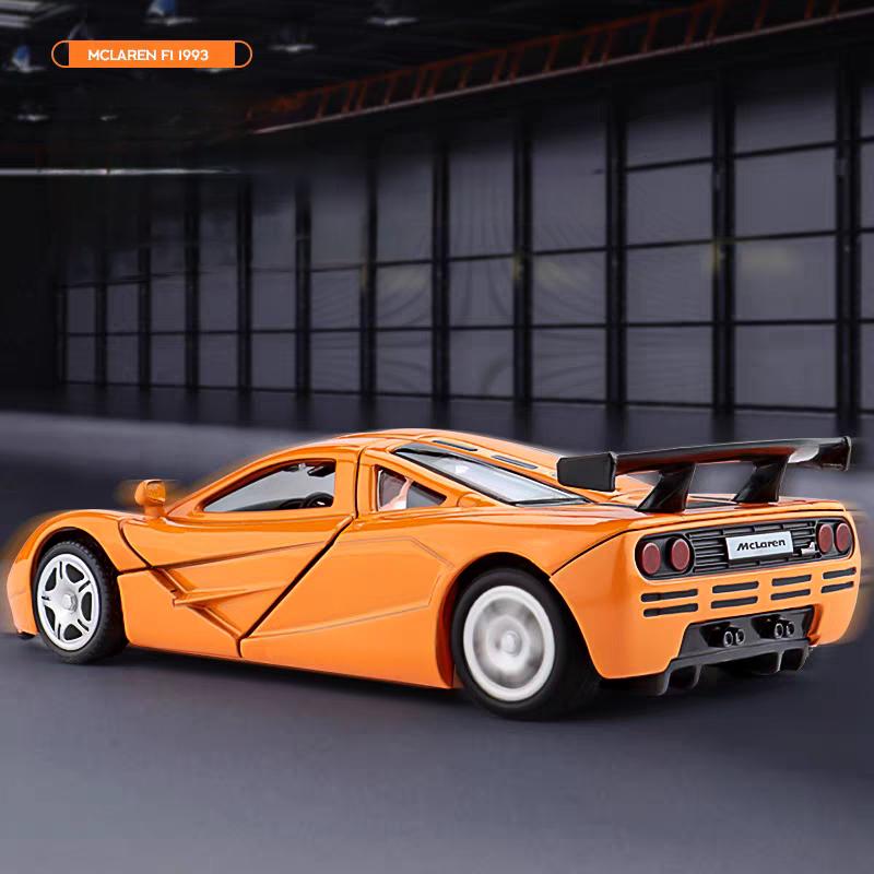 Auto Supercar Classica Retrò 1993 McLaren F1 Versione Match Auto in Metallo 5 Pollici Simulazione Diecast e Veicolo Giocattolo RMZ city 1:36 regali di compleanno in modelli in lega