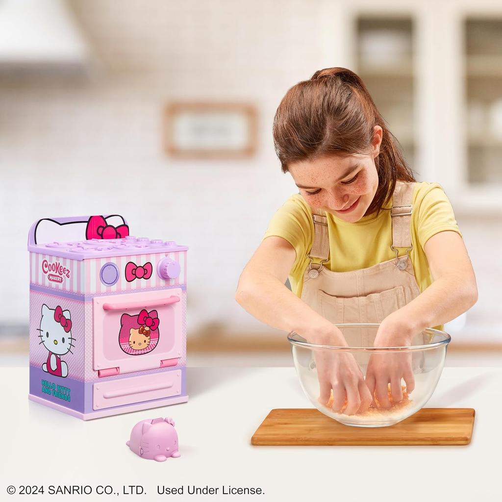 Cookeez Makery Hello Kitty a přátelé Trouba Smíchej a vyrob plyšového nejlepšího přítele Vlož těsto do trouby a buď ohromen, když se z teplého, voňavého,
