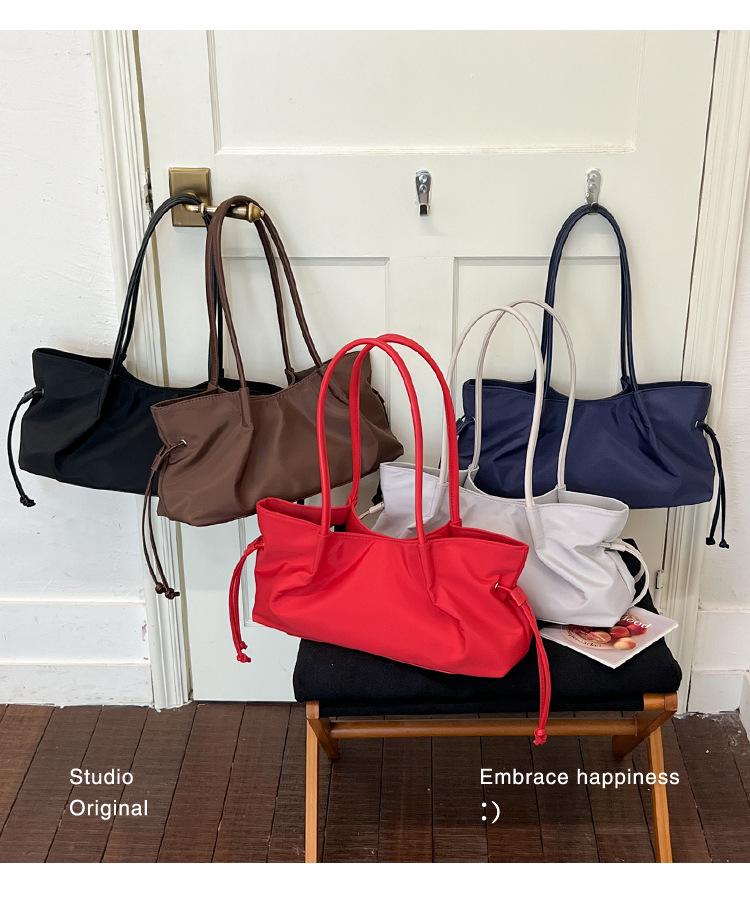 Korean Women's Casual Nylon High-End Tote Bag: Stylish, Large-Capacity, Single Shoulder Commute Handbag
