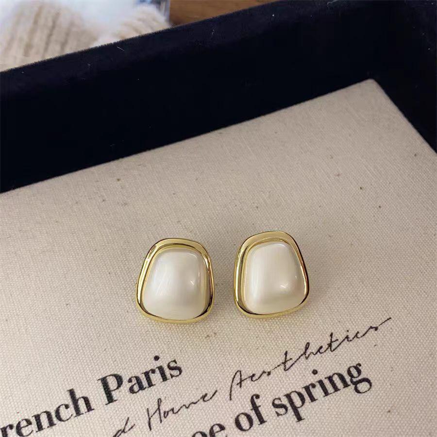 

Французские ретро геометрические красные серьги для женщин - осень/зима 2025 г., модный стиль знаменитостей