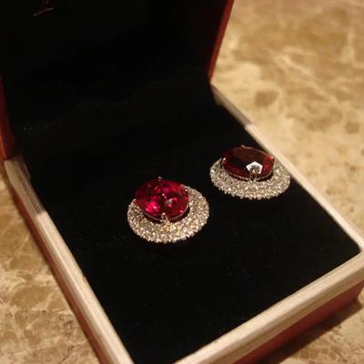 Originální design náušnic s červenými krystaly a diamanty pro ženy, oslnivý půvab, jemné šperky
