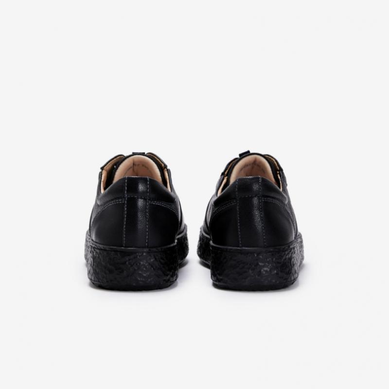 Young Age Women Goat Leather Lightweight Bumpy Sneakers Black