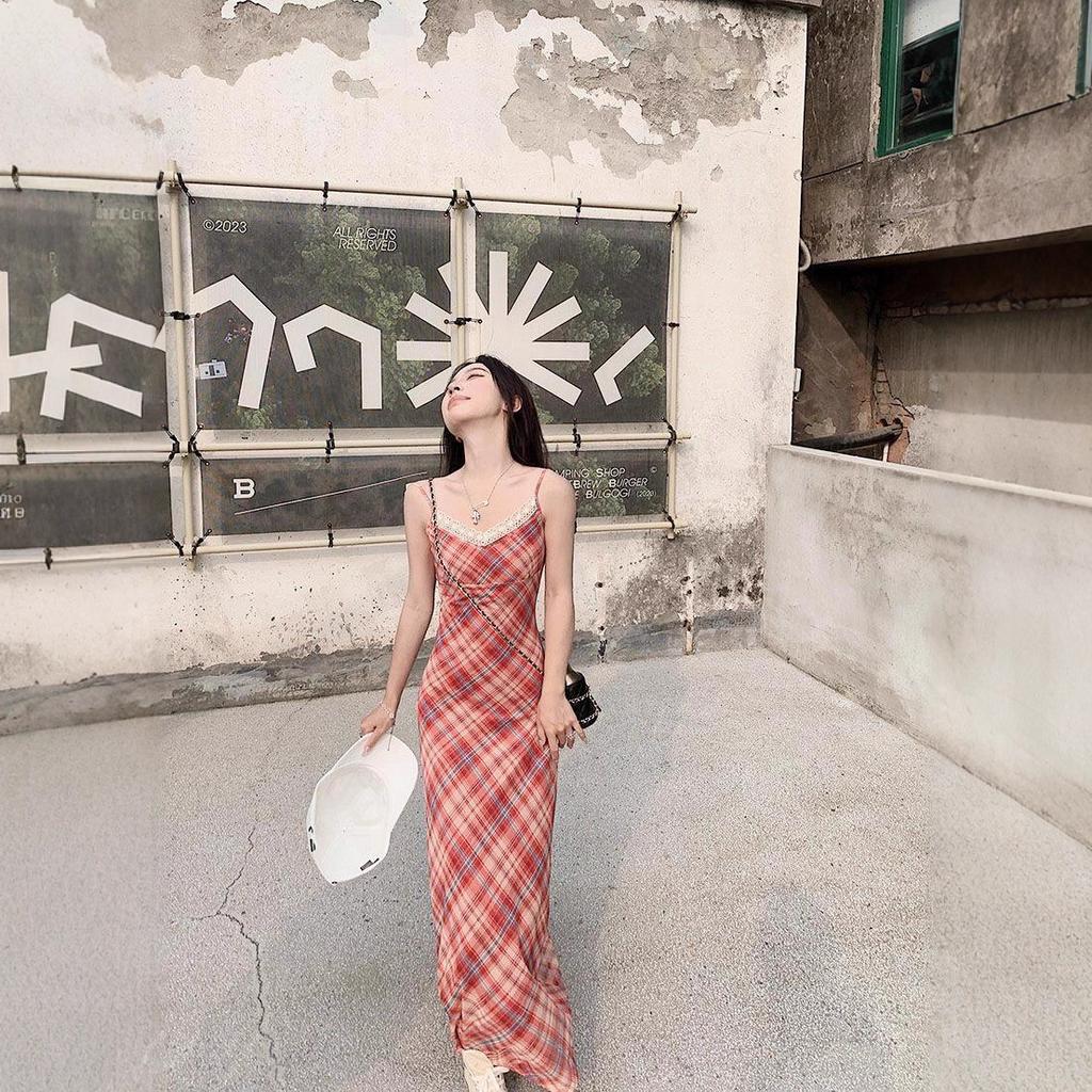 Summer new lace V-neck red plaid suspender skirt Spice girl style waist and thin holiday hip-wrapped dress