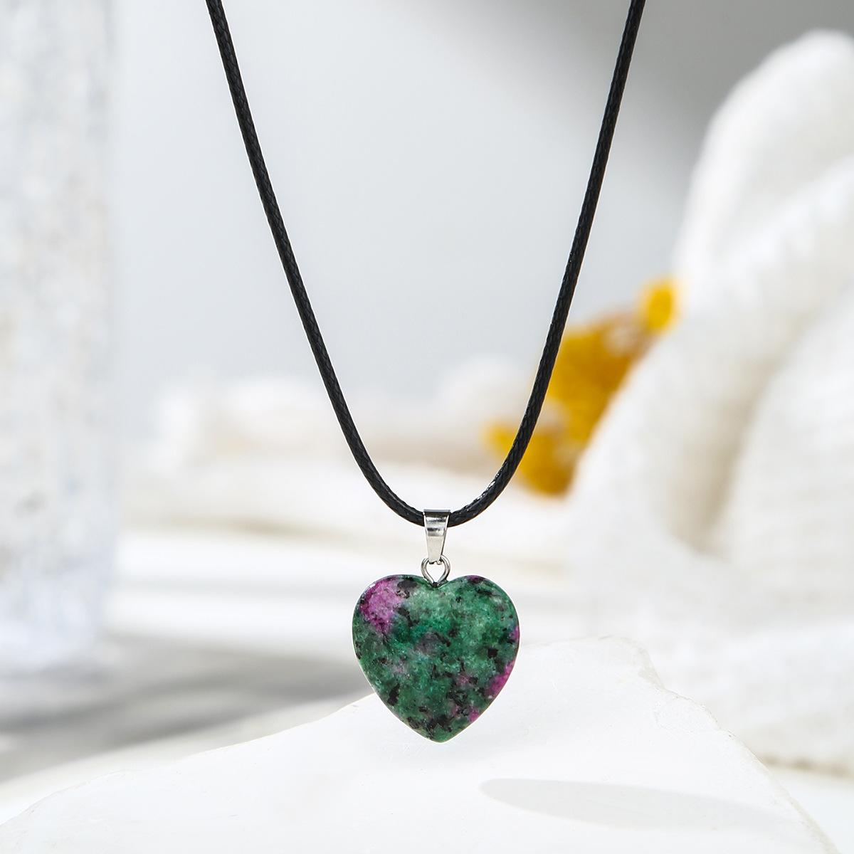 Natural crystal peach heart pendant, Dongling, tiger eye stone, three-dimensional heart-shaped pendant, accessories