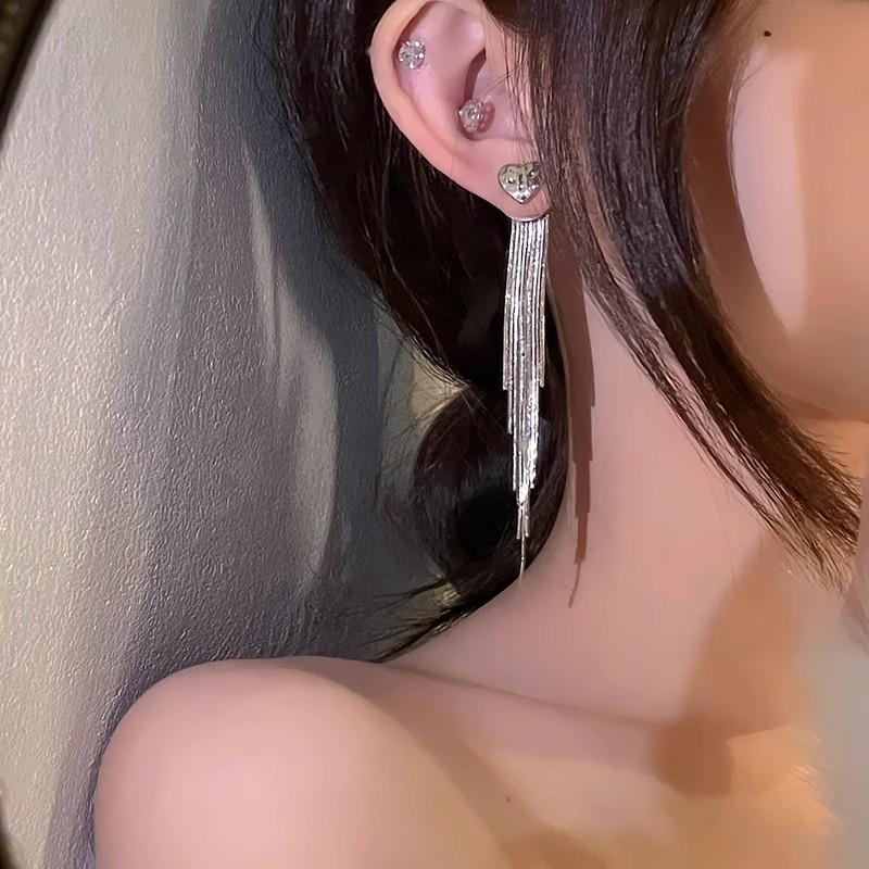 Spicy Girl Vibe: 2025 Sweet & Cool Niche Tassel Earrings - Chic & Slimming Long Design