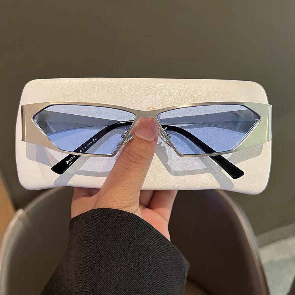Y2K Millennial Style Cyberpunk Sunglasses Narrow Frame Dancing Sunglasses Babes Personality Advanced Sense