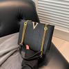2023 Retro Casual Winter Tote: Large Capacity Solid Color Diamond Lattice Underarm Bag