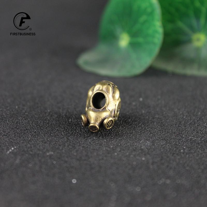 Handmade Brass Retro Biochemical Gas Mask Skull Head Beads Figurines Key Chain Pendant Trinkets Punk Men Car Keychain Hanging