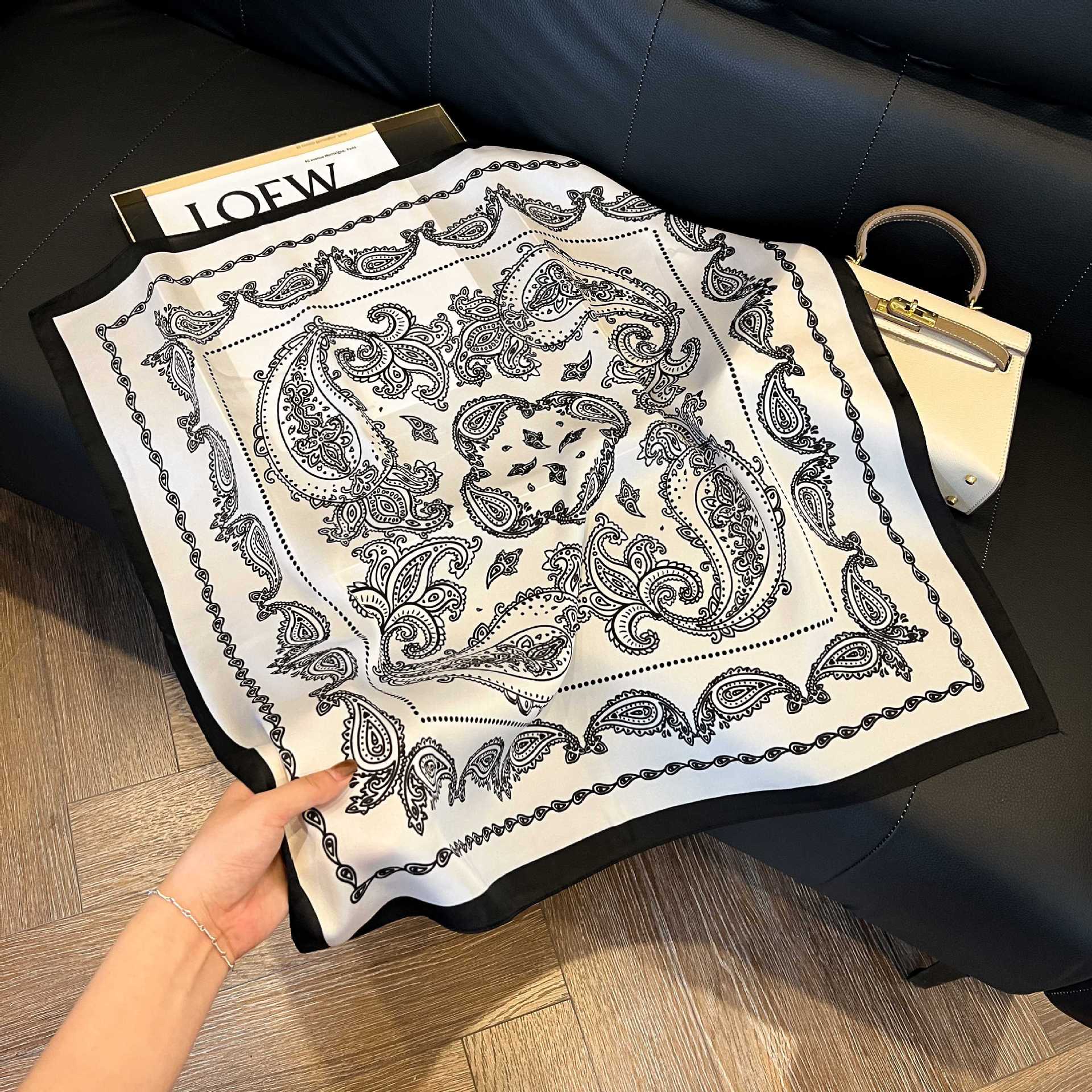 

Luxury Paisley Square Scarf Women Print Satin Neckerchief Spring Hair Band Foulard Bandana Echarpe Tie Shawl Wraps 70x70cm