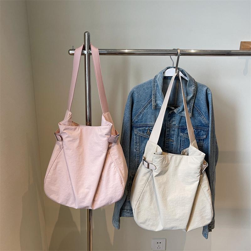 Lightweight Shoulder Bag Women Commuter Handbag Travel Underarm Bag