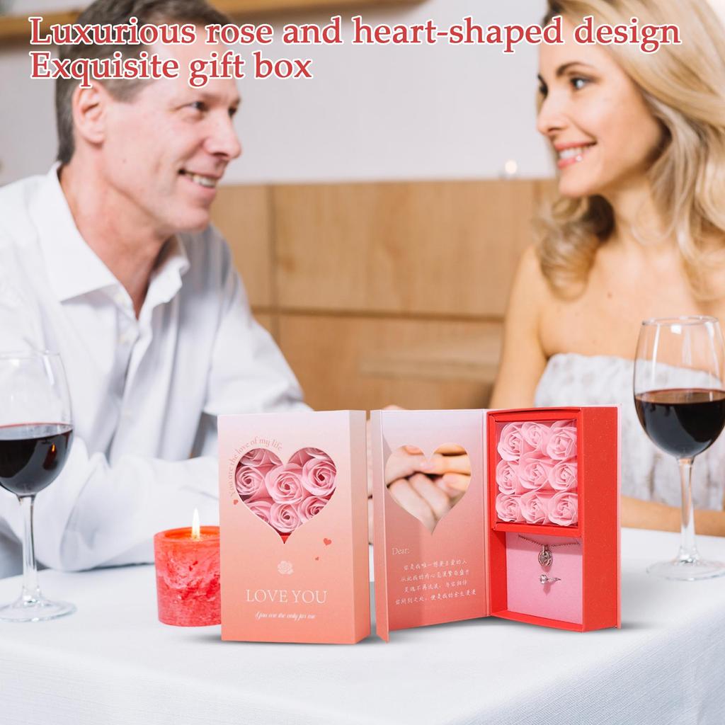 Eleganckie Pudełko Prezentowe - Luksusowy Wzór Róży i Serca na Walentynki