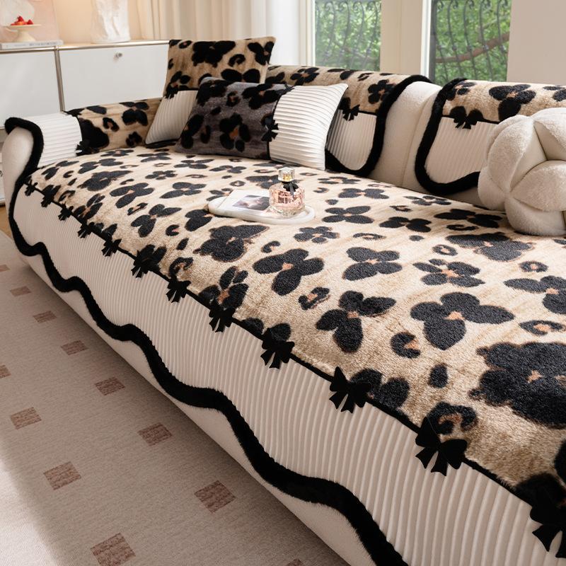 

Butterfly Printed Thick Rabbit Plush Sofa Cushion Irregular Non-Slip Sofa Cover for Winter Warm Dustproof Furniture Protector 70*70cm кавовий