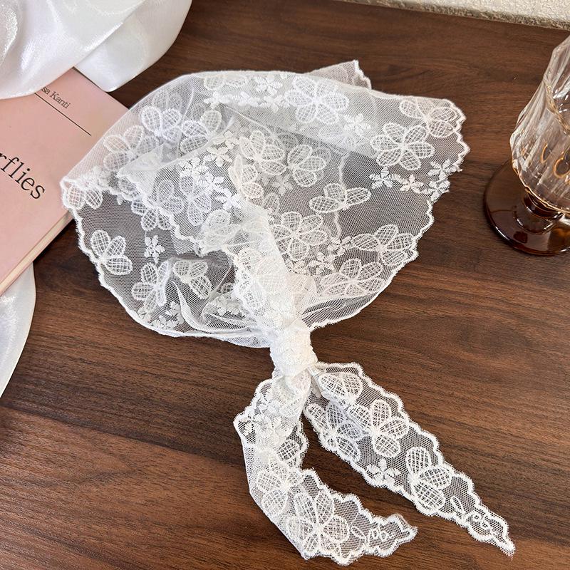 Foulard Triangolare da Donna in Pizzo Floreale: Elastico e Fascia per Capelli in Seta
