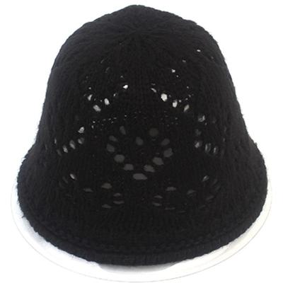 Cappello a secchiello in maglia nera con cuore chimico universale