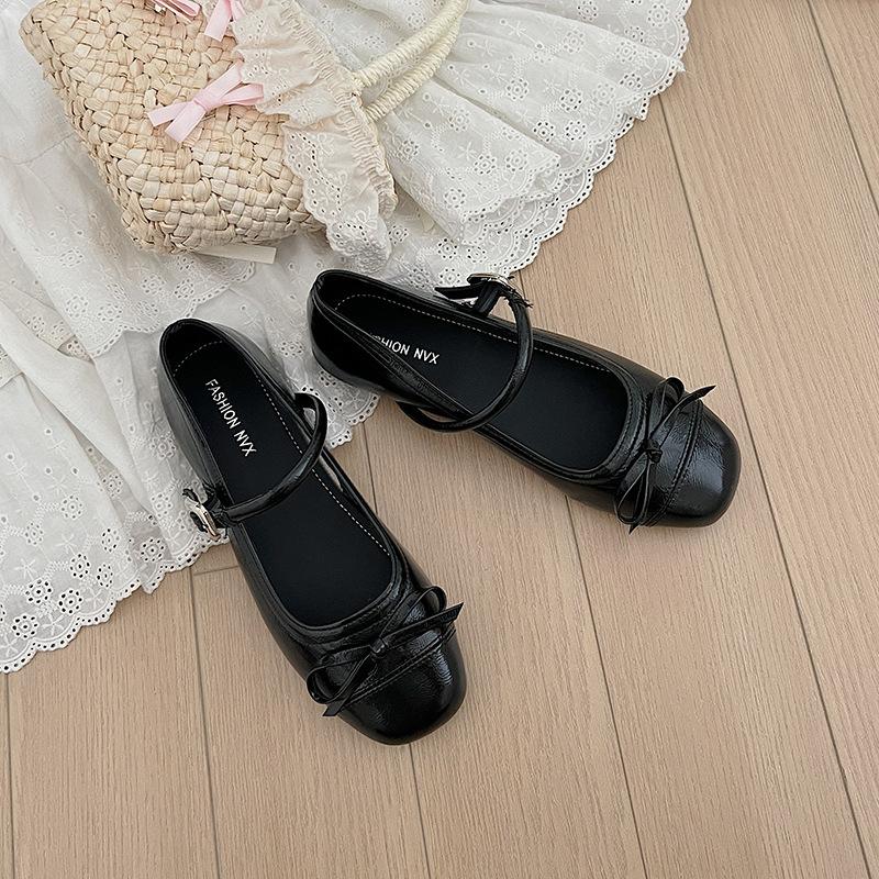 

Балетки женские с серебристым бантом и легким ртом, весна 2025, новые французские туфли Мэри Джейн на плоской подошве в стиле ретро, маленькие кожаные туфли 40 чёрный
