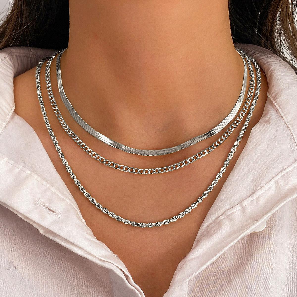 

Hot-selling multi-layer stacked box chain necklace women s high-end sense light luxury niche retro gold neck chain women