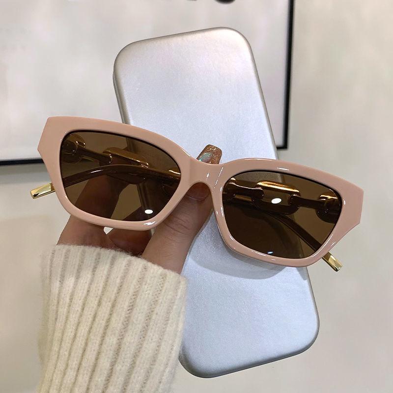 Luxury Designer Cat Eye Sunglasses Women Fashion Vintage Metal Chains Shades UV400 Protection Trendy
