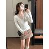 Elegant Lace V-Neck Long-Sleeve Women's Top - Autumn Slim Fit, Luxurious Inner Layer