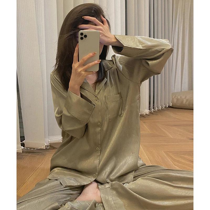 High-end Olive Green Turn-down Collar Cardigan Pajama Set for Women - Autumn Temperament, Long-sleeved Homewear.