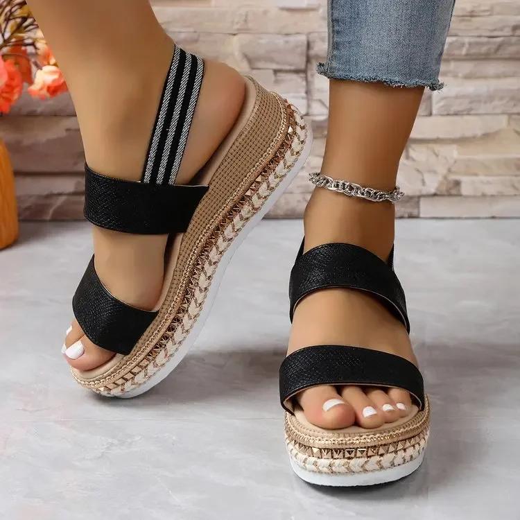 

Fashion Fretwork Heels House Slippers Platform Gold Sandals Shoes Woman 2024 Luxury Slides Low Rivet Designer Soft Fabric Rome PU Rubber 36