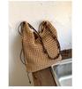 Woven Shoulder Bag With Magnetic Closure For Casual Travel And Beach Vacation