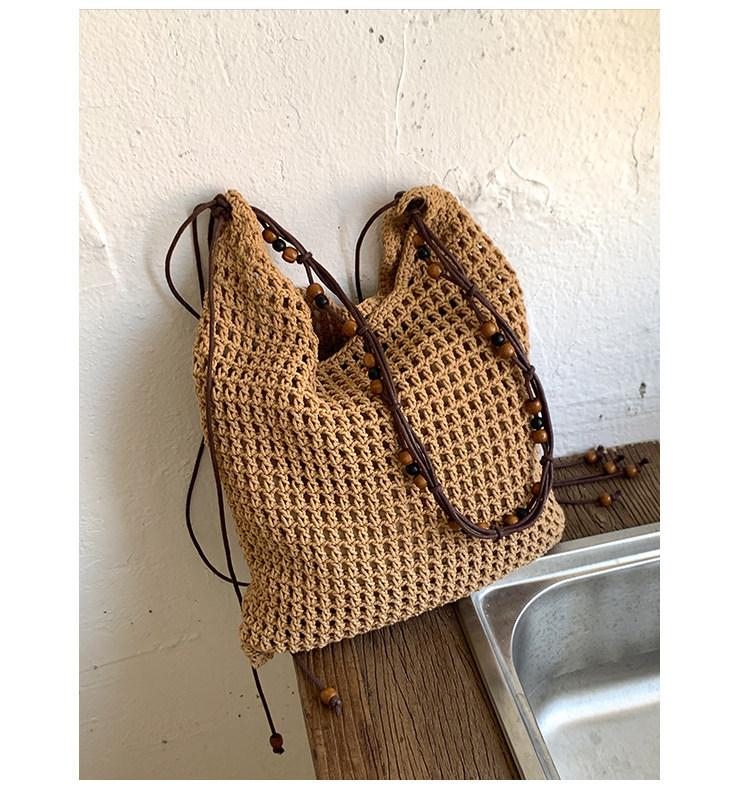 Woven Shoulder Bag With Magnetic Closure For Casual Travel And Beach Vacation