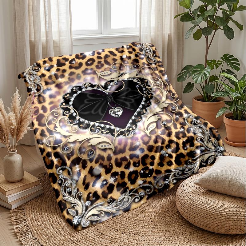Leopard Heart Luxury Frame 1 Theme blanket Lightweight Warm Flannel Blanket Decorative Throw Blanket for Home Decoration