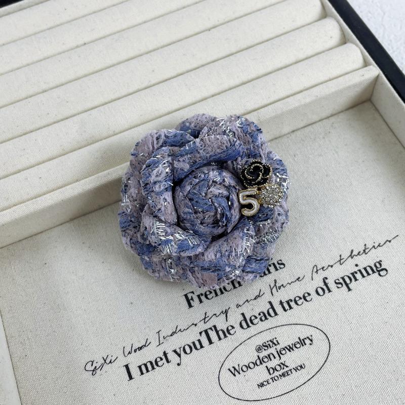 Korean Fabric Camellia Brooches For Women Fashion Handmade Flower Lapel Pins Elegant Clothing Jewelry Accessories Corsage