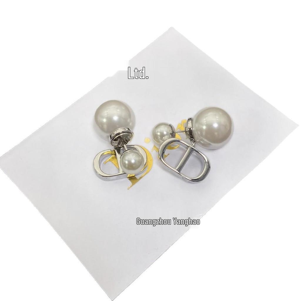 Seiko D.Home Hochwertige CD Letter Perlenstecker Ohrringe für Damen - Modischer High-End Schmuck