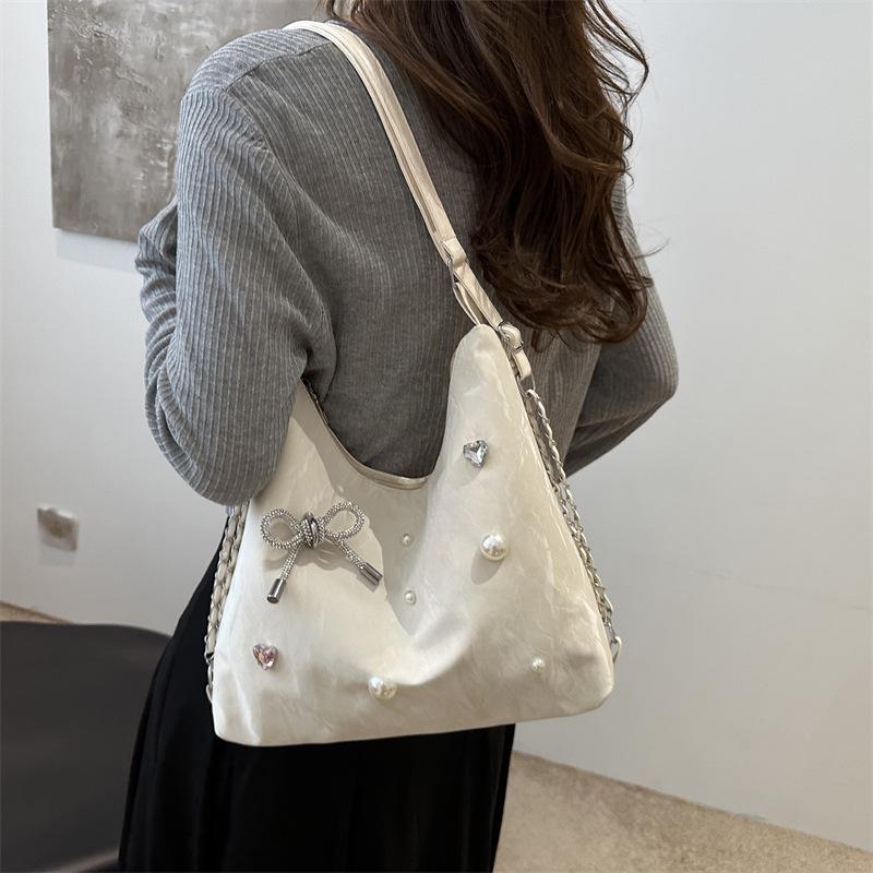 Simple and Fashionable Large Capacity Tote Bag for Women In Summer New Trendy Commuting Bag Simple Casual Backpack