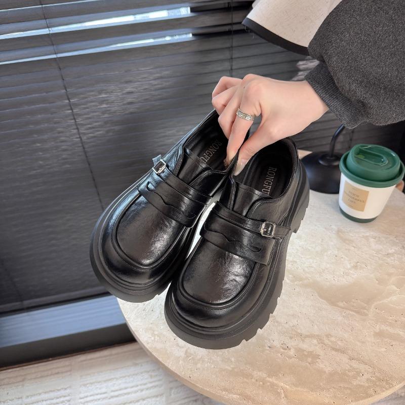 Tjock klack förhöjd damläder vår ny liten svart stor huvud bekväma mångsidiga vardagsskor