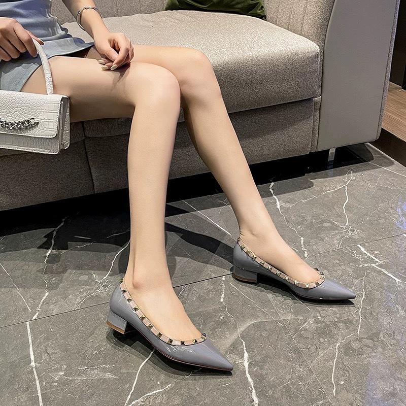 New Nude Patent Leather Rivets Pointed Flat Shoes Women's Versatile Thick Heel Low Heel Soft Sole Temperament Light Mouth Single Shoes