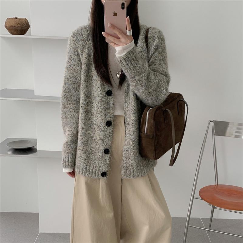 

Ленивый ветер V-образный вырез мягкий восковой вязаный кардиган женский осень и зима новый свободный повседневный темперамент свитер куртка One size