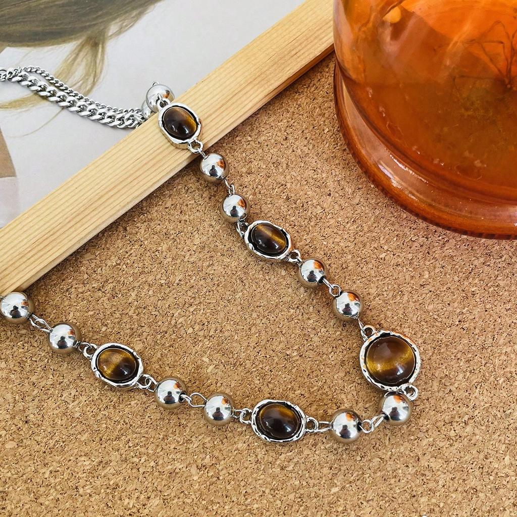 1pc Fashion Vintage Sphere Titanium Steel Chain Necklace, Luxurious Minimalist Brown Resin Titanium Steel Bead Choker Necklace For Women