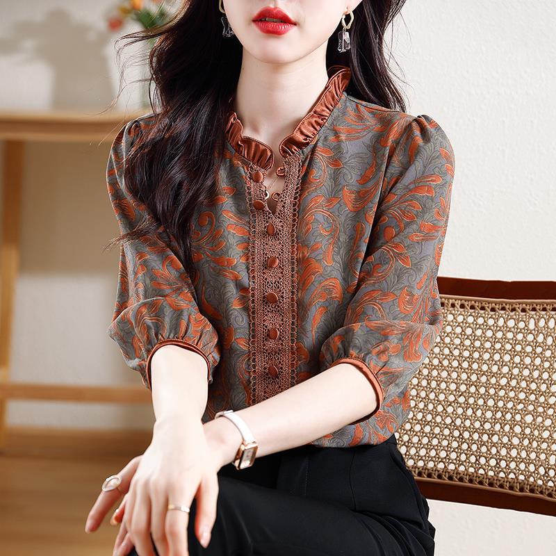 Women's Retro Print Summer Blouse - Loose Fit, Seven-Sleeve, Stylish and Flattering for Middle-Aged Mothers