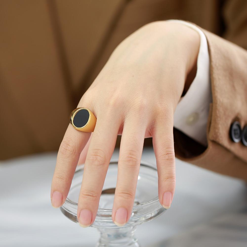 Pierścionek ze stali nierdzewnej z lapisem lazuli czarnym owalnym dla mężczyzn stylowy trwały dodatek biżuteryjny