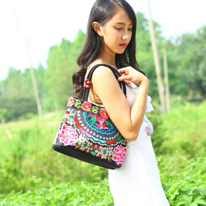 Fashion Embroidery Women Small Handbags National Floral Embroidered Lady Top-handle Bags Single-layer Beading Falp Carrier