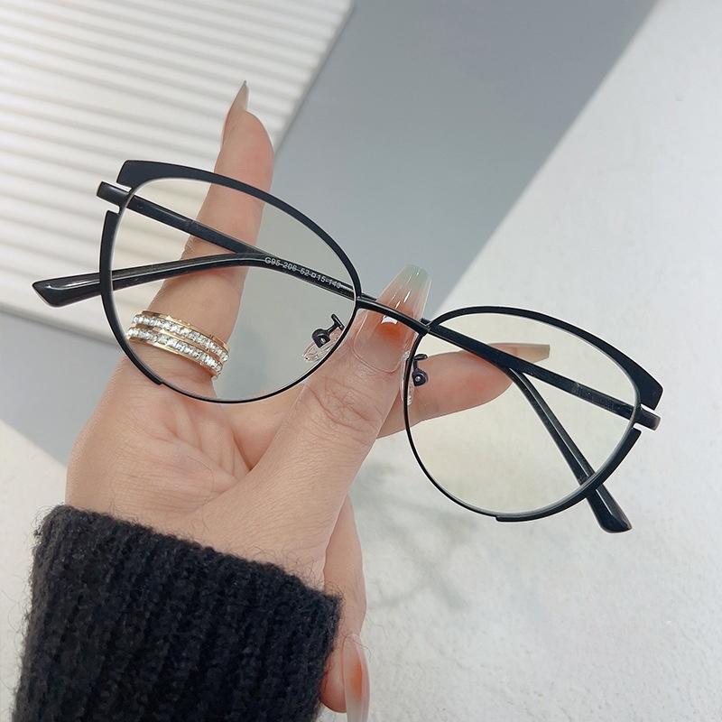 YIMARUILI Fashion Trend Women Cat Eye Optical Prescription Glasses Round Small Anti-UV Myopia Hyperopia Progressive Eyeglasses