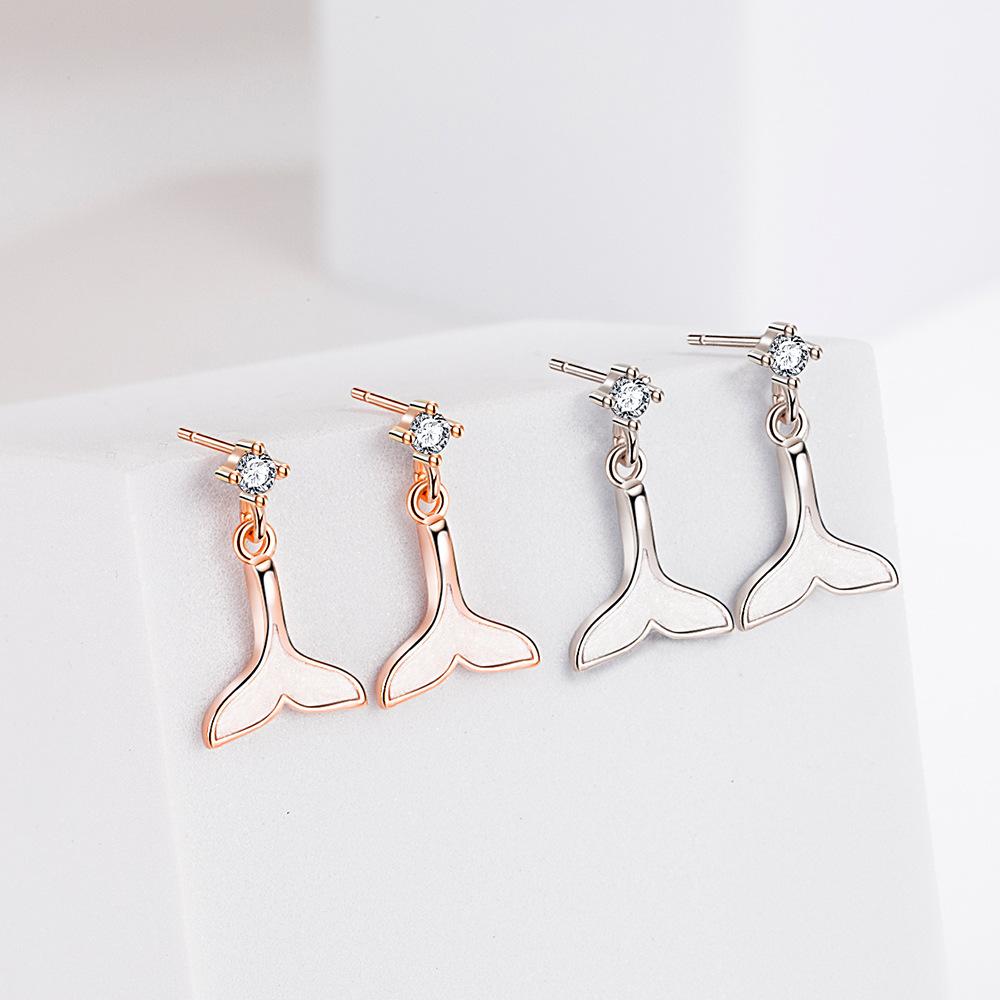 Belles boucles d'oreilles à tige en mousse de sirène, design féminin, sens du tempérament simple, boucles d'oreilles personnalité créativité boucles d'oreilles Mori