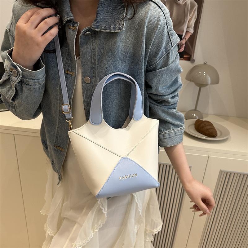 2025 new niche design splicing fashion versatile messenger bag casual shoulder underarm bag portable bucket bag