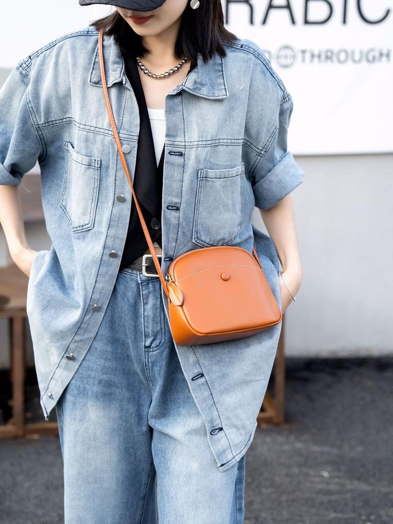 Spring and Summer Mobile Phone Bag Women's New Leather Soft Leather Bag Lightweight Casual Messenger Bag Fashionable Versatile Shoulder Bag