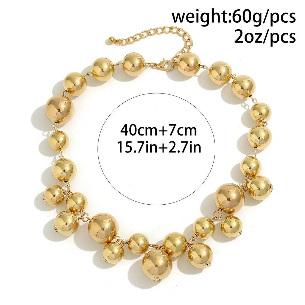 European-American Punk Choker: Oversized Bead, Imitation Pearl Necklace for Women.