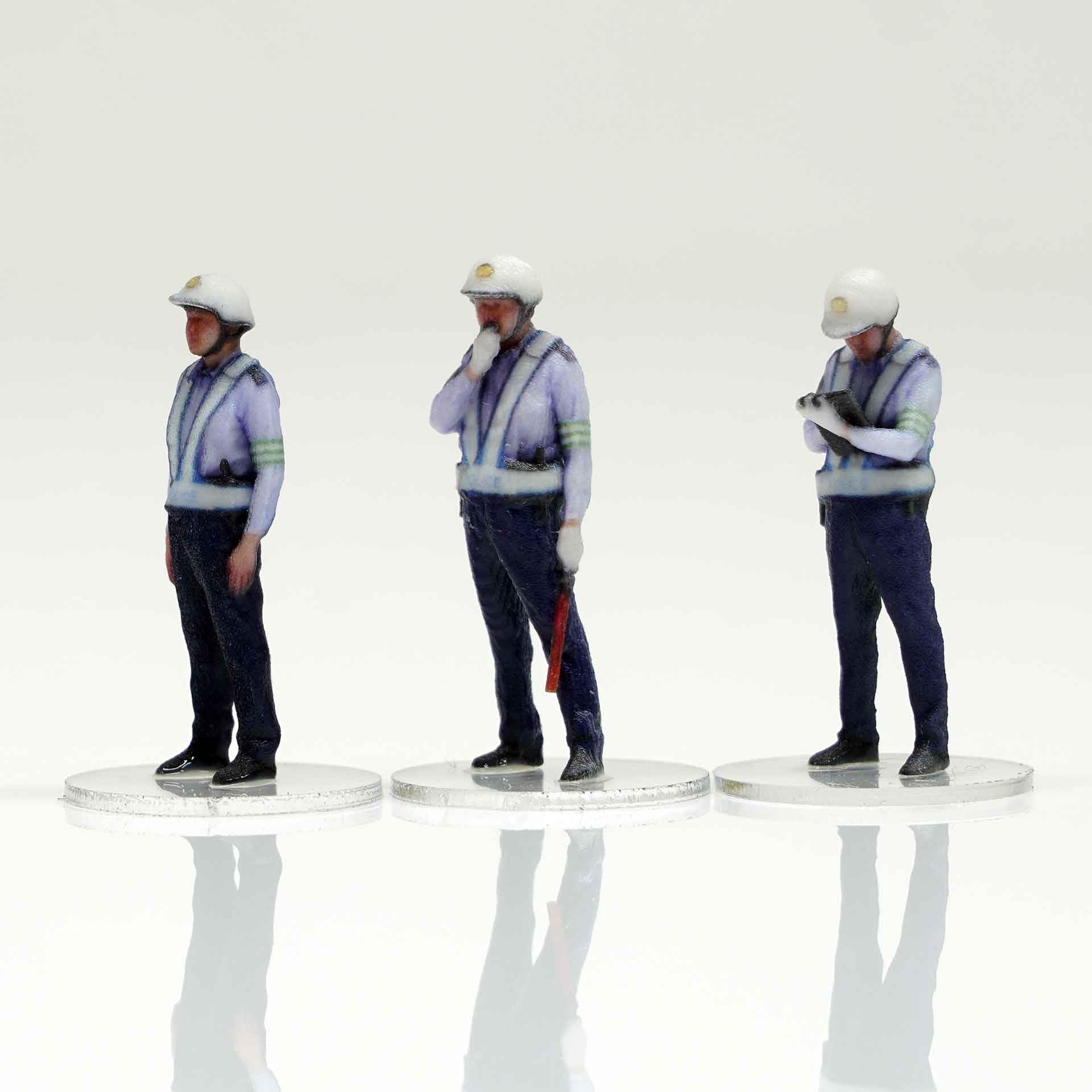 

figreal 1/64 Traffic Police Officer 001 3-Figure Set