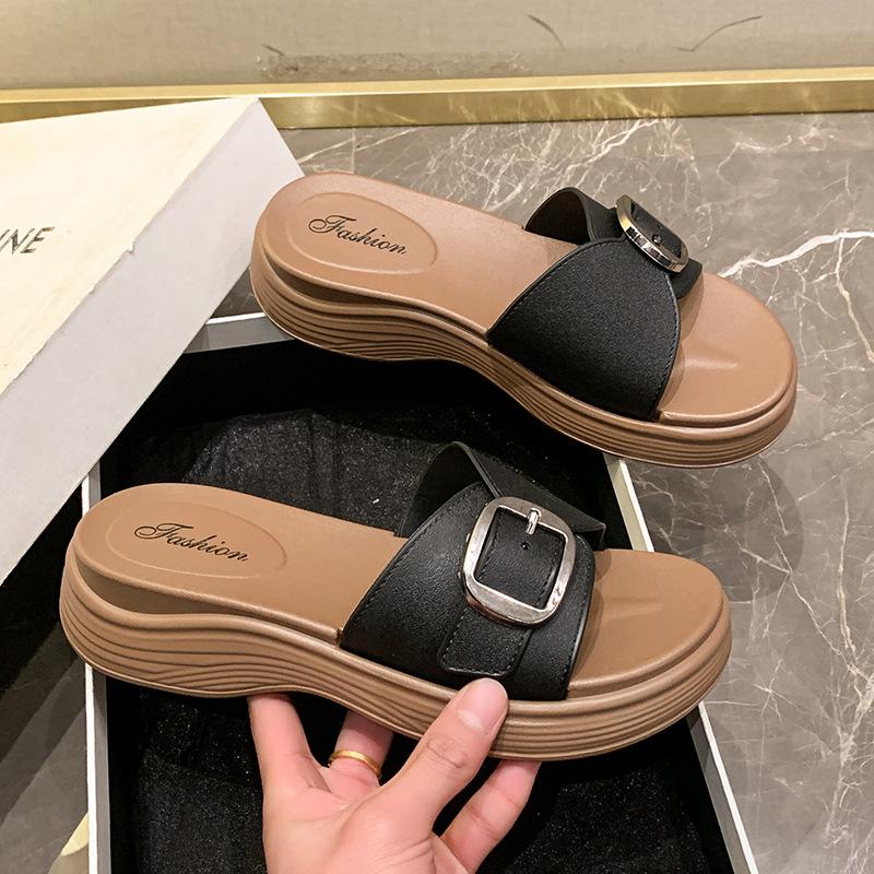 Popular 2025 new slippers women's summer wear thick bottom non-slip fashion versatile cool slippers women's foreign trade