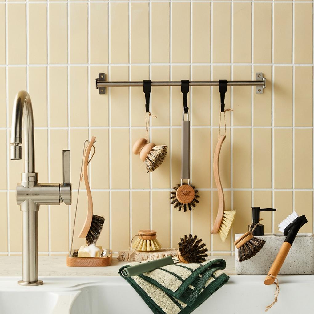 Beechwood Dishwasher Brush GREEN_CL1124016