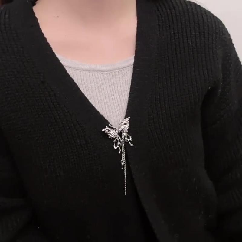 Hollow Butterfly Tassel Brooch Female Light Luxury Personality Black Gem Corsage Cold Style Niche Design All-Match Accessories