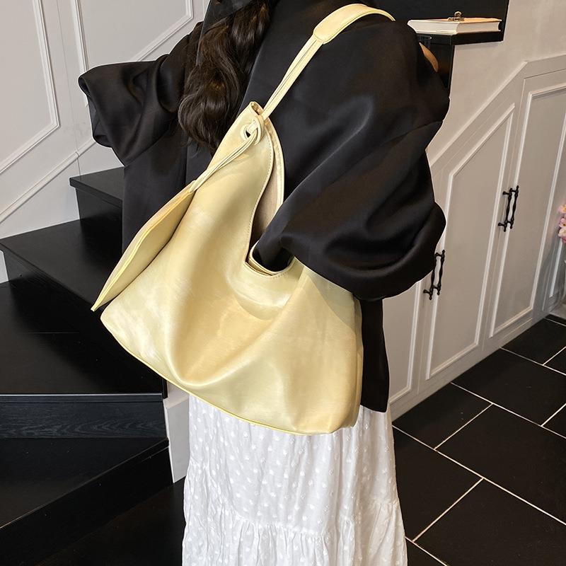 Simple and versatile bag women's large-capacity new summer casual shoulder underarm bag commuter tote bag
