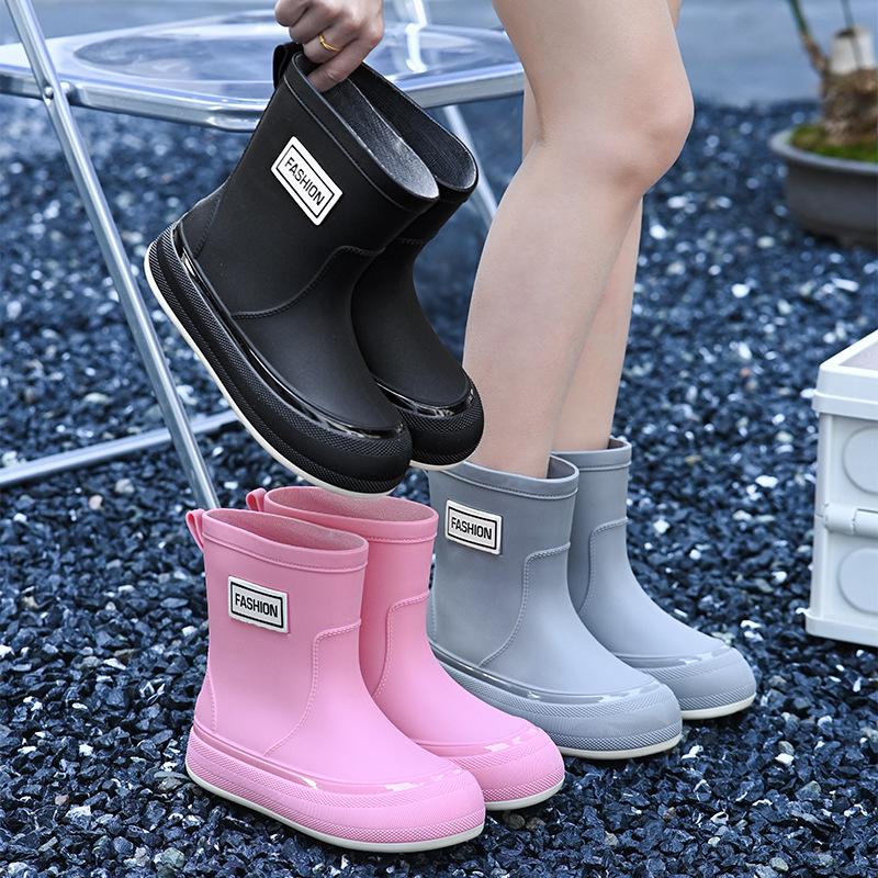 New non-slip rain shoes women's short tube outer wear rain shoes student fashion rain boots thermal rubber shoes low tube water shoes