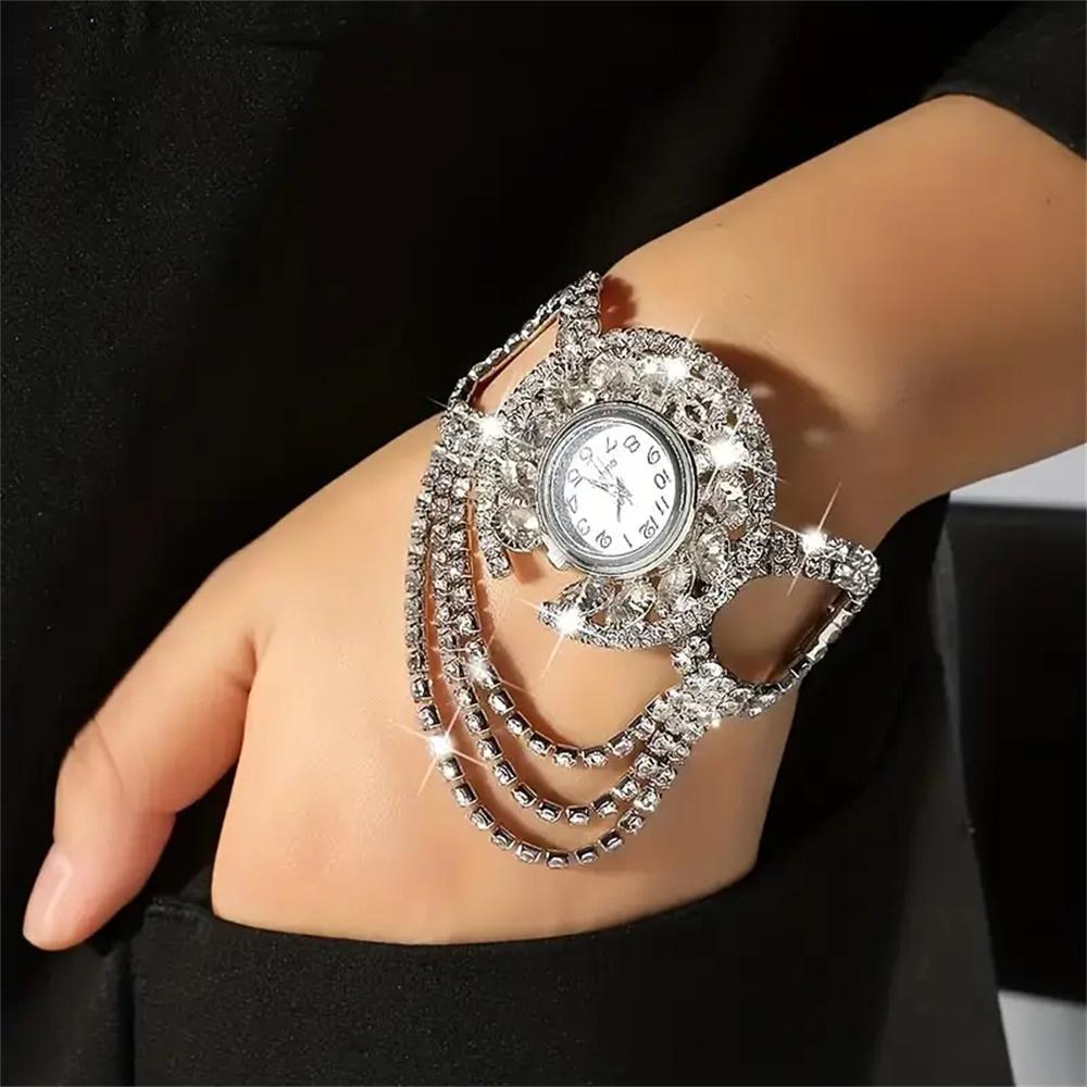 Elegant zinc alloy strap round quartz womens watch with amphibole decoration stylish accessory no chronograph