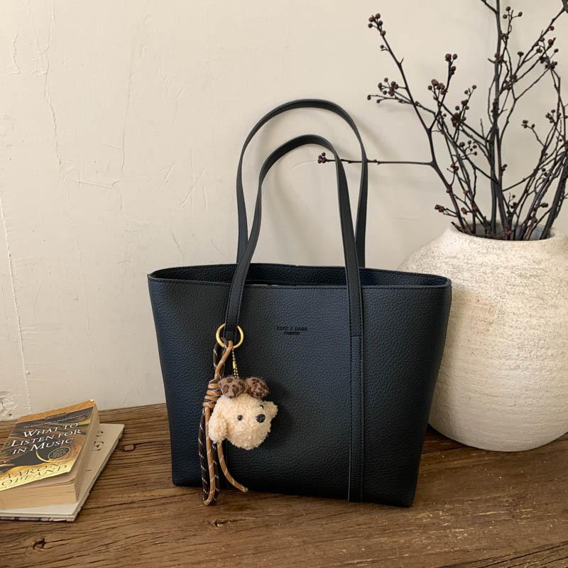 

Casual simple large-capacity bag women s 2025 autumn new fashionable simple shoulder bag commuter tote bag No pendant